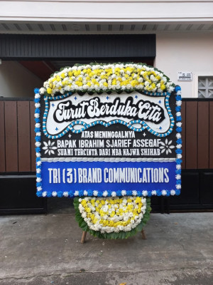 Papan Bunga Duka di Topoyo